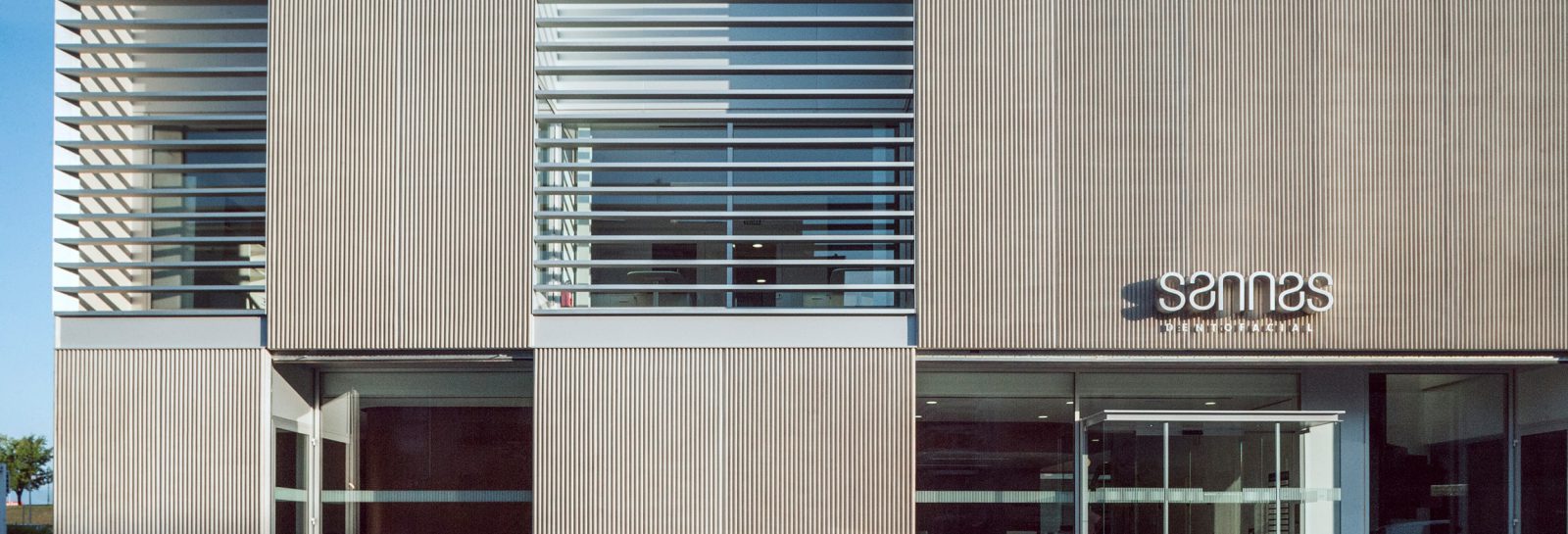 Fachada de la Clínica Sannas